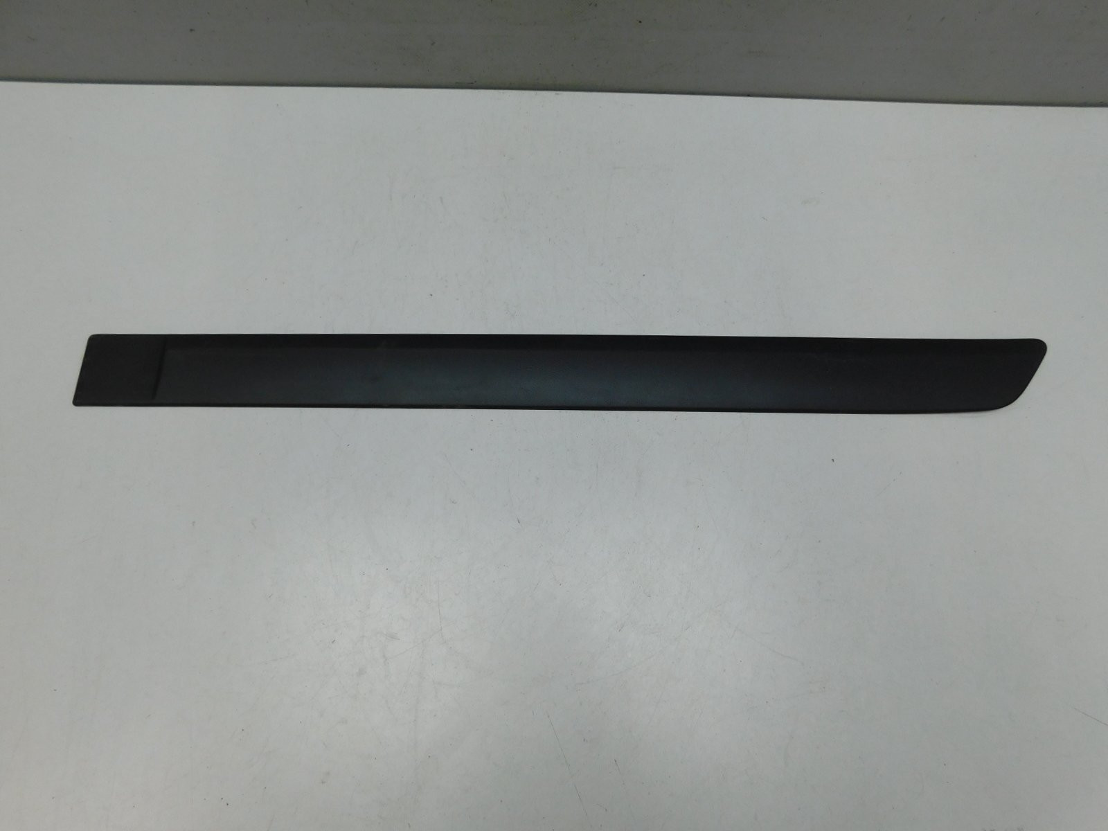 Молдинг двери задней левой Skoda Fabia 2007-2015