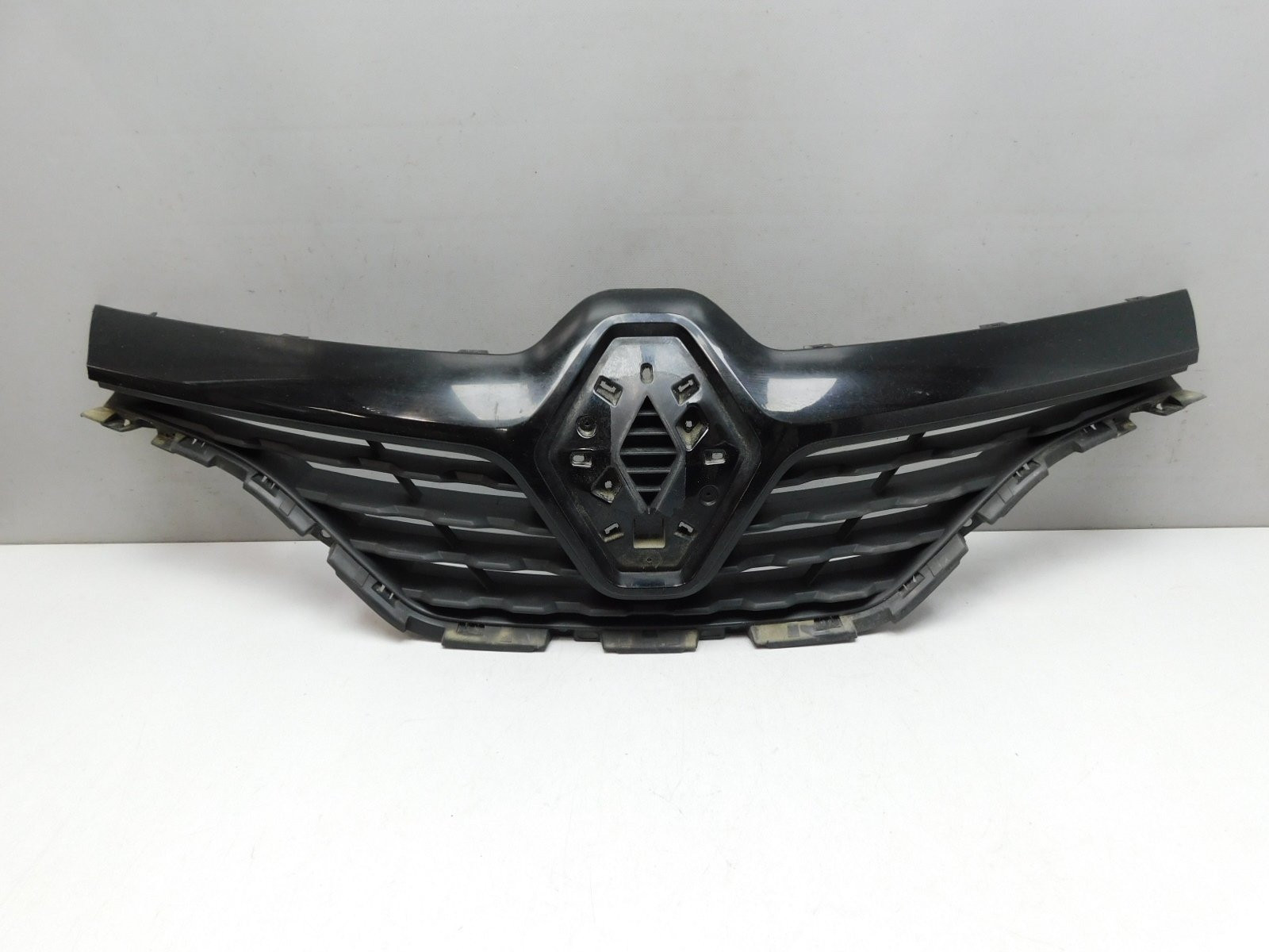 Решетка радиатора Renault Kaptur 2016>