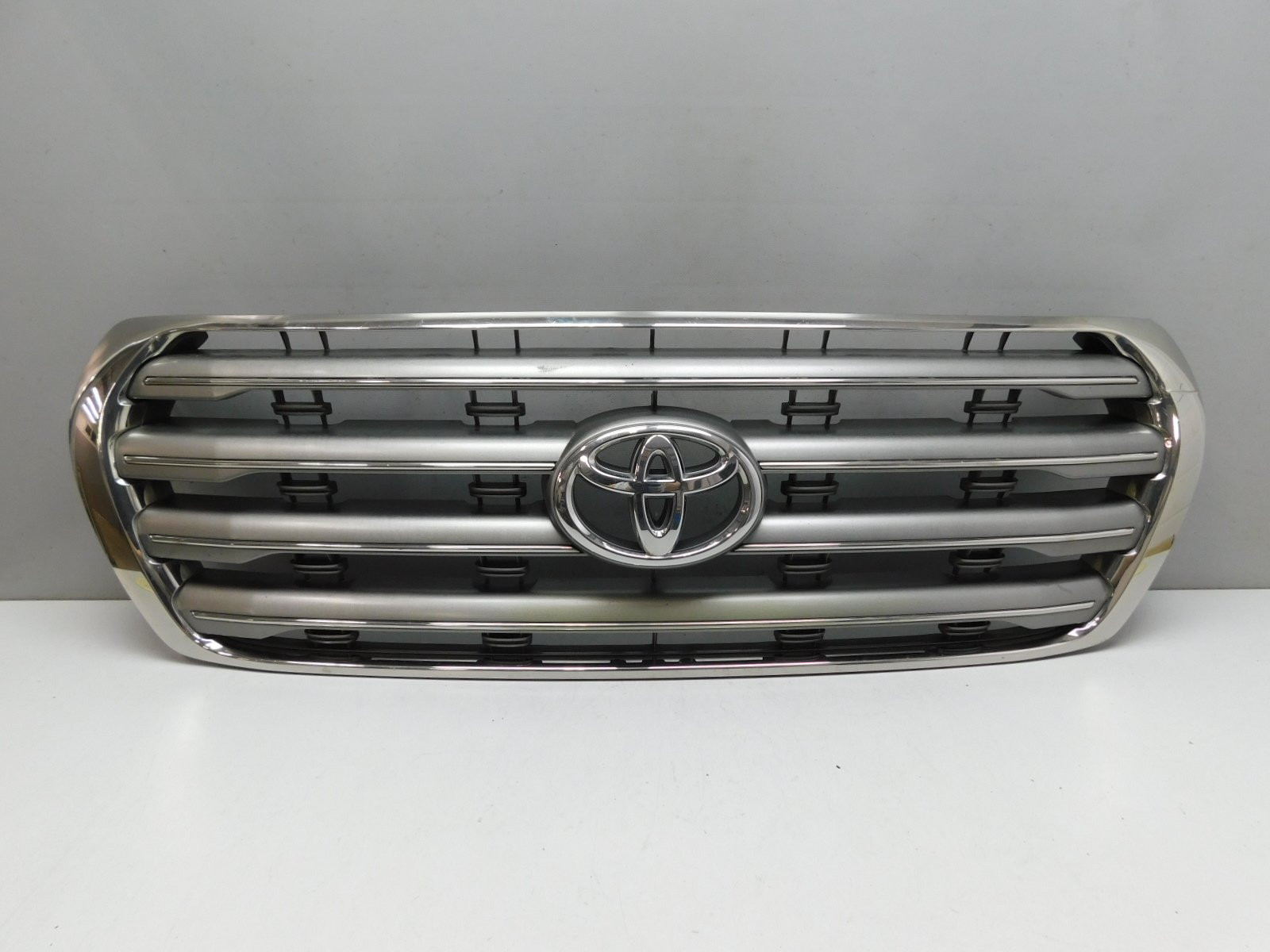 Решетка радиатора Toyota Land Cruiser (200) 2008>