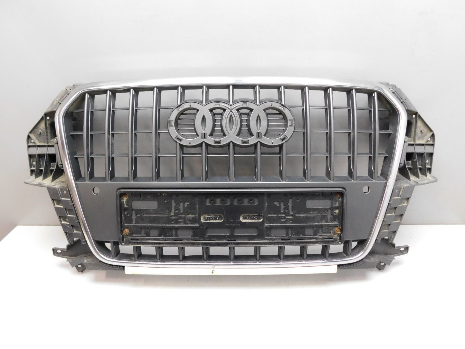 Решетка радиатора Audi Q3 2012-2018