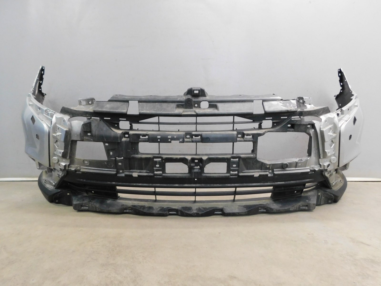 Бампер передний Mitsubishi Outlander 2012>