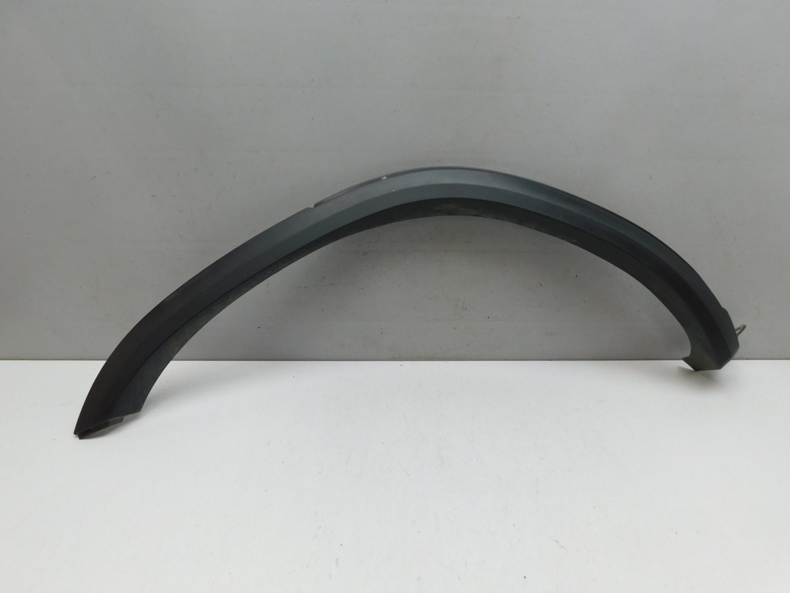 Накладка крыла заднего  правого Toyota Fortuner 2015>