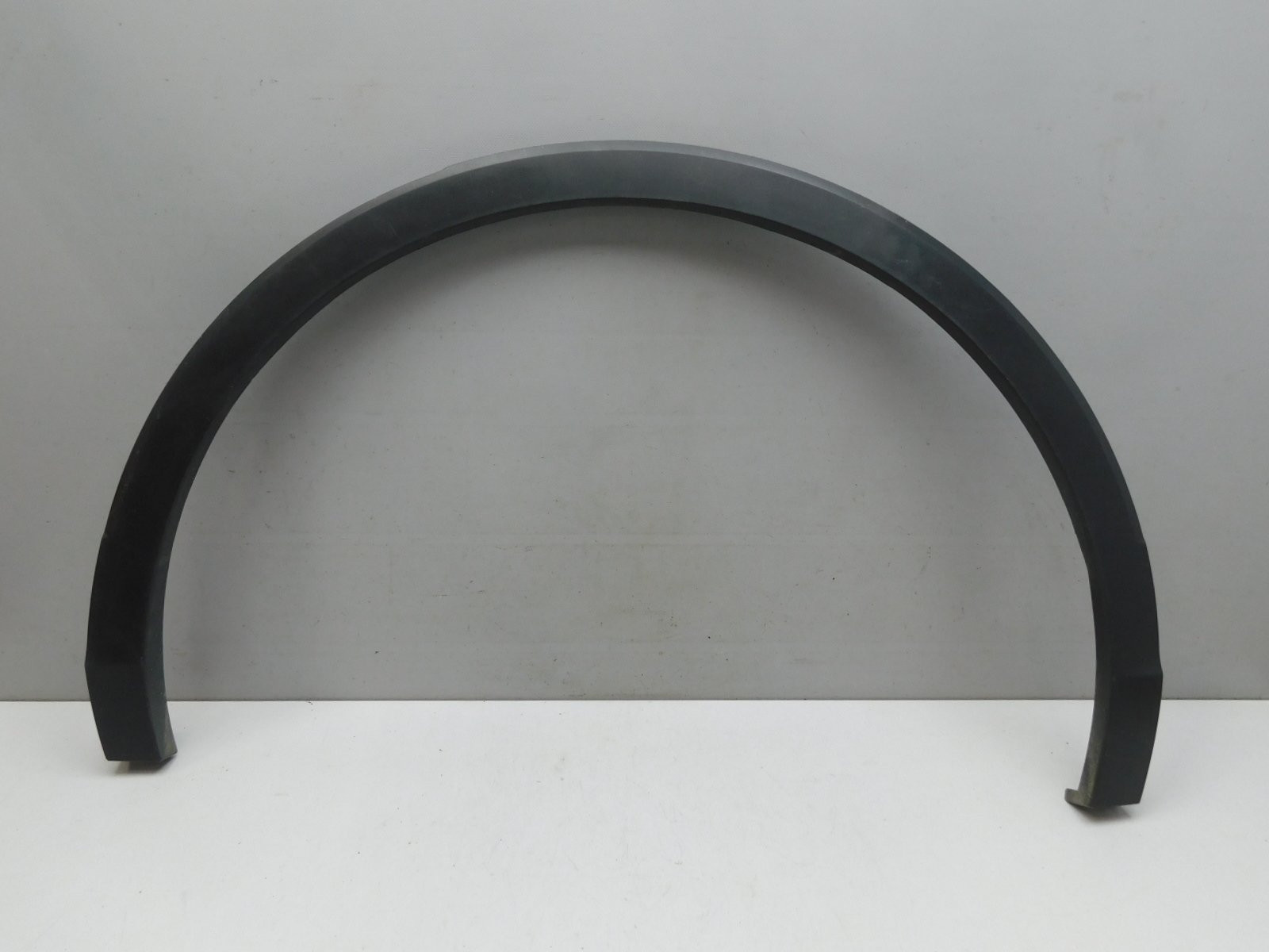 Накладка крыла заднего  левого Volkswagen Tiguan 2017>