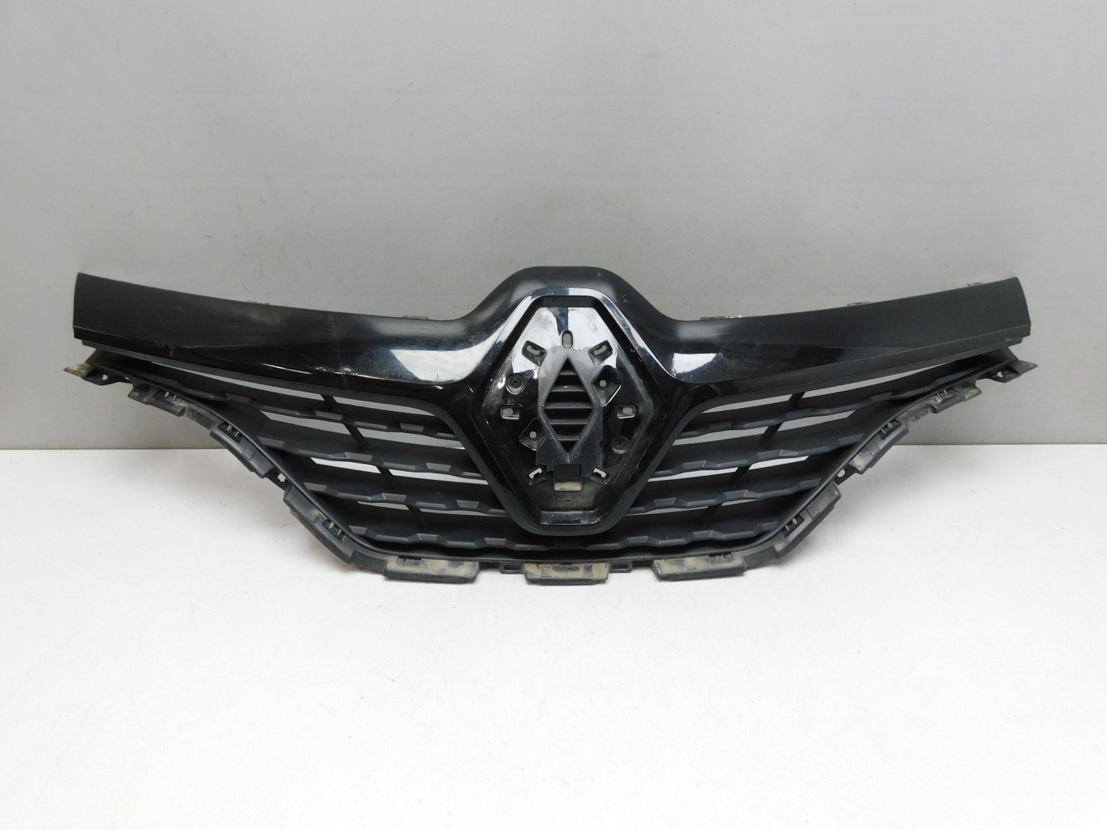 Решетка радиатора Renault Kaptur 2016>