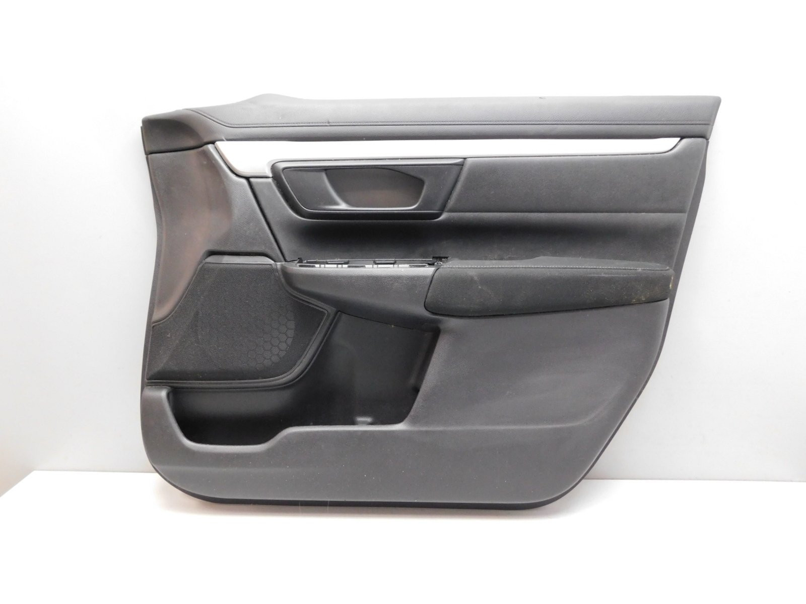 Обшивка двери передней правой Honda CR-V 2017>