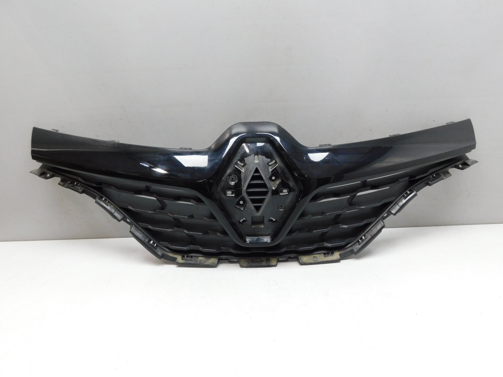 Решетка радиатора Renault Kaptur 2016>