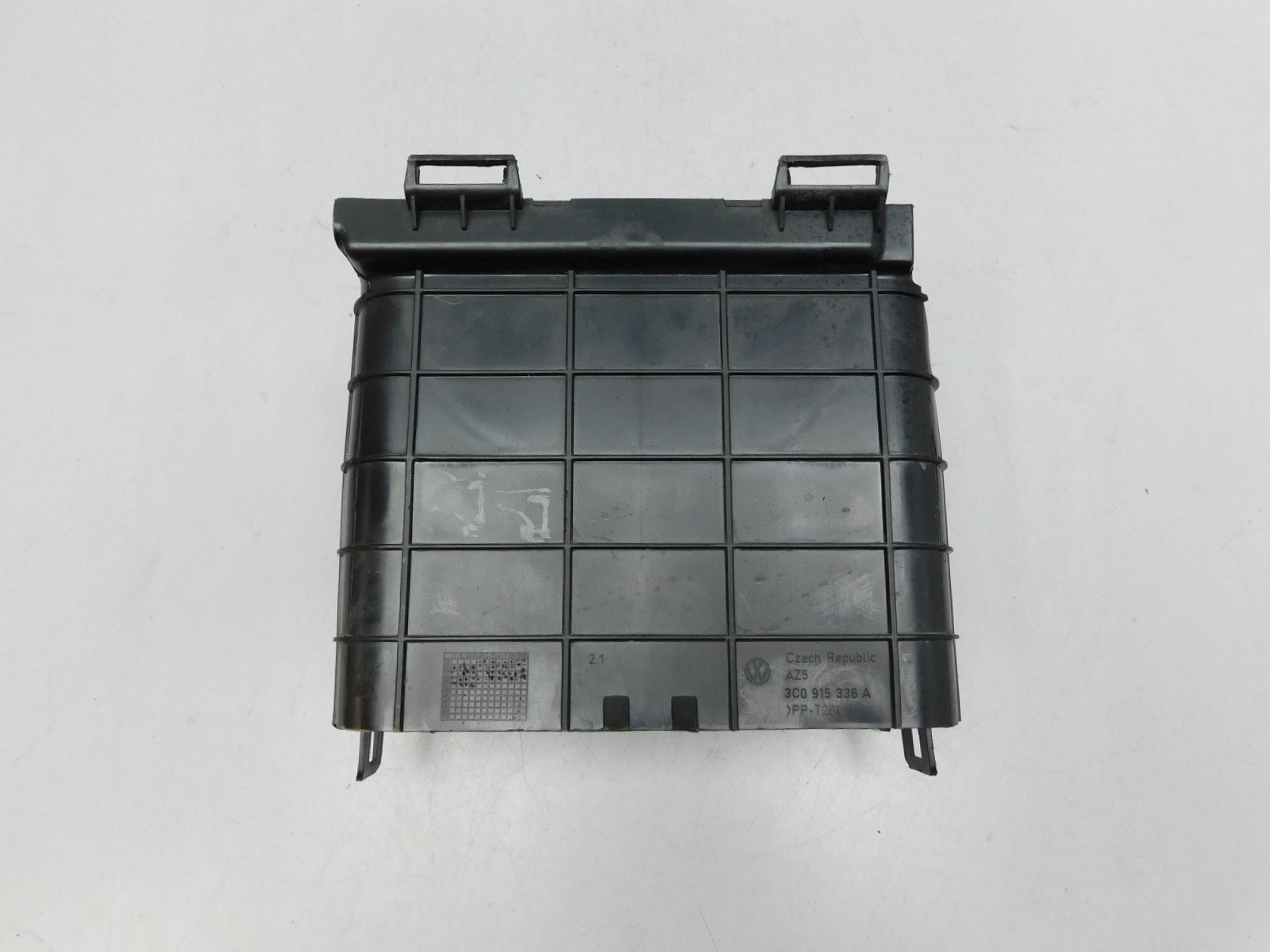 Крепление АКБ (корпус/подставка) Volkswagen Tiguan 2007-2017