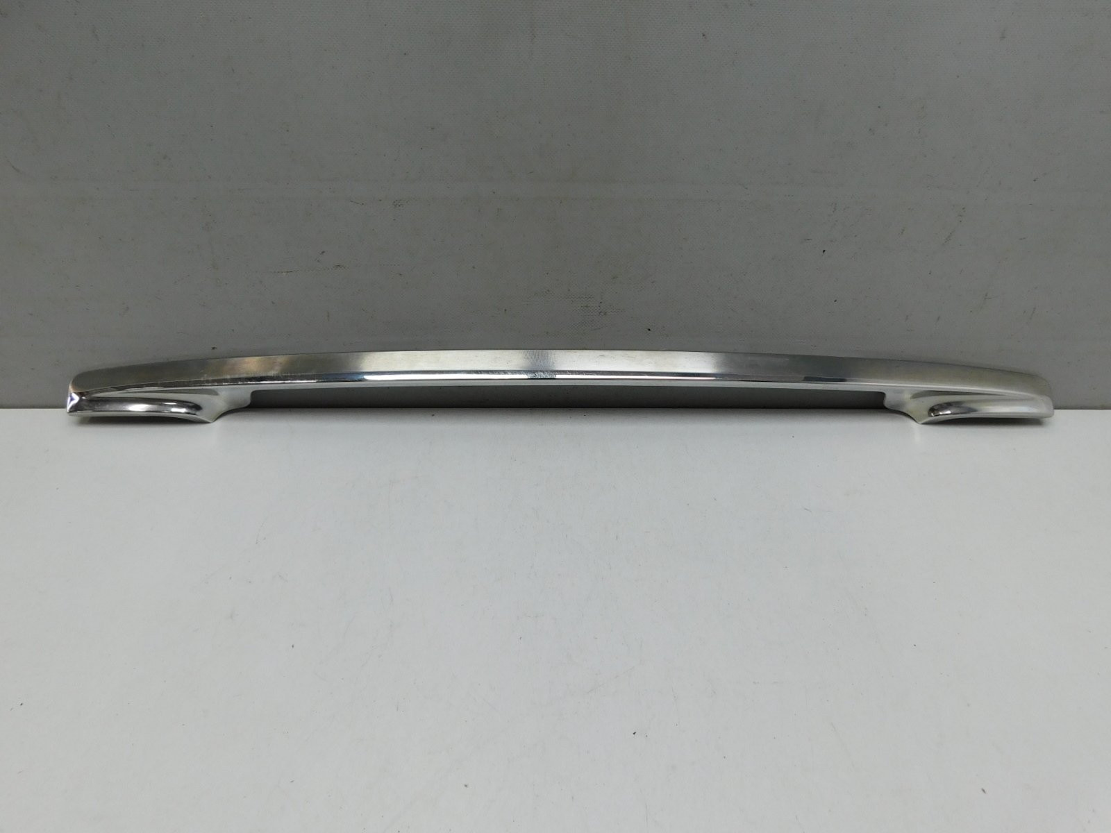 Накладка двери багажника Lexus LX 570 (URJ200) 2007>