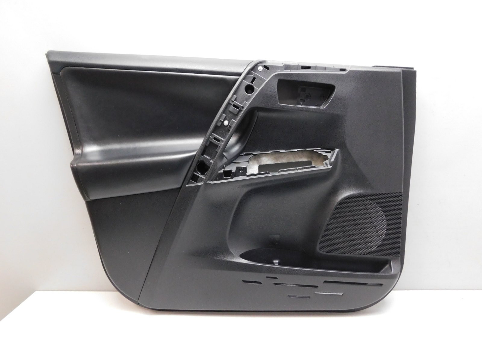 Обшивка двери передней левой Toyota RAV 4 2013-2019