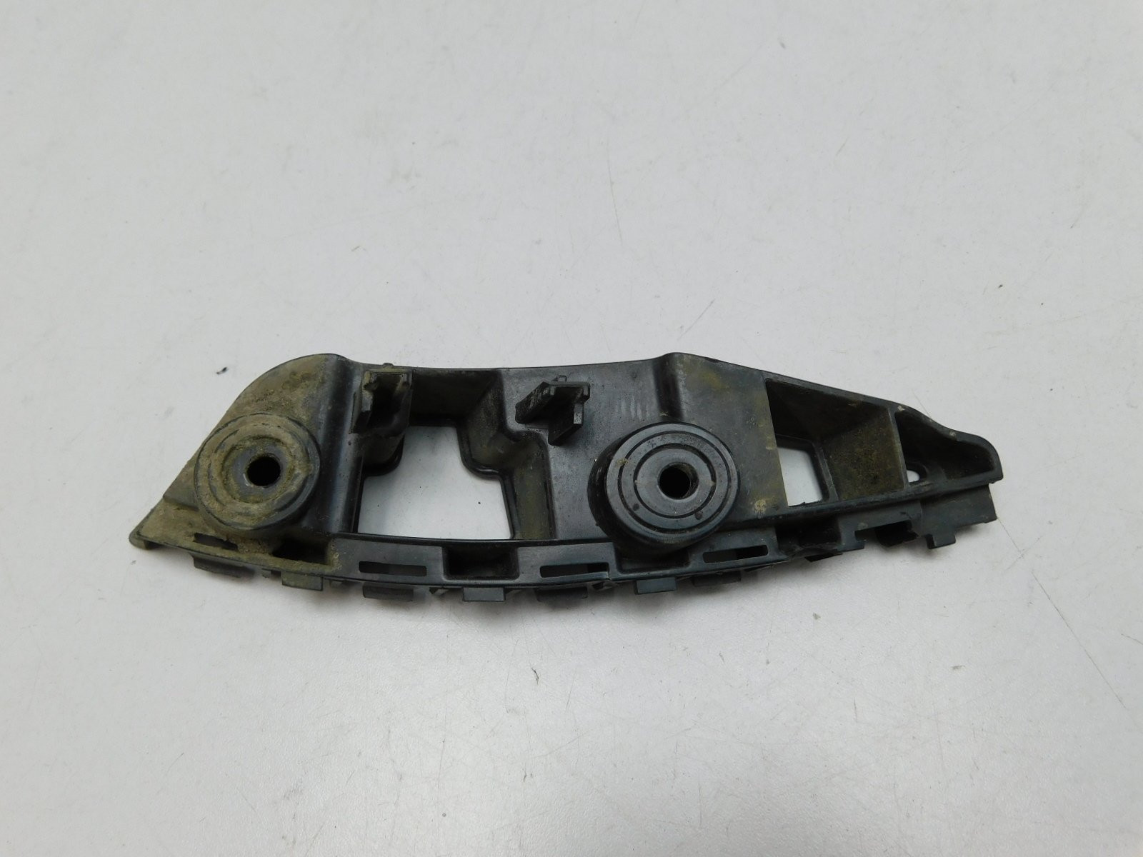 Направляющая переднего бампера Volkswagen Jetta 2011>