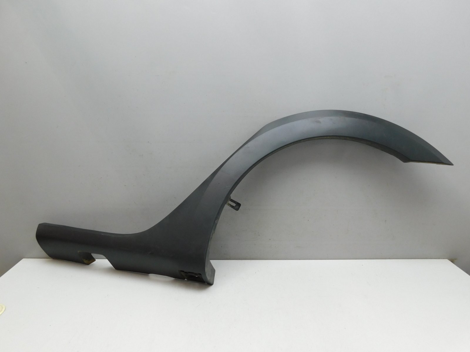 Накладка крыла заднего  левого Renault Sandero 2009>