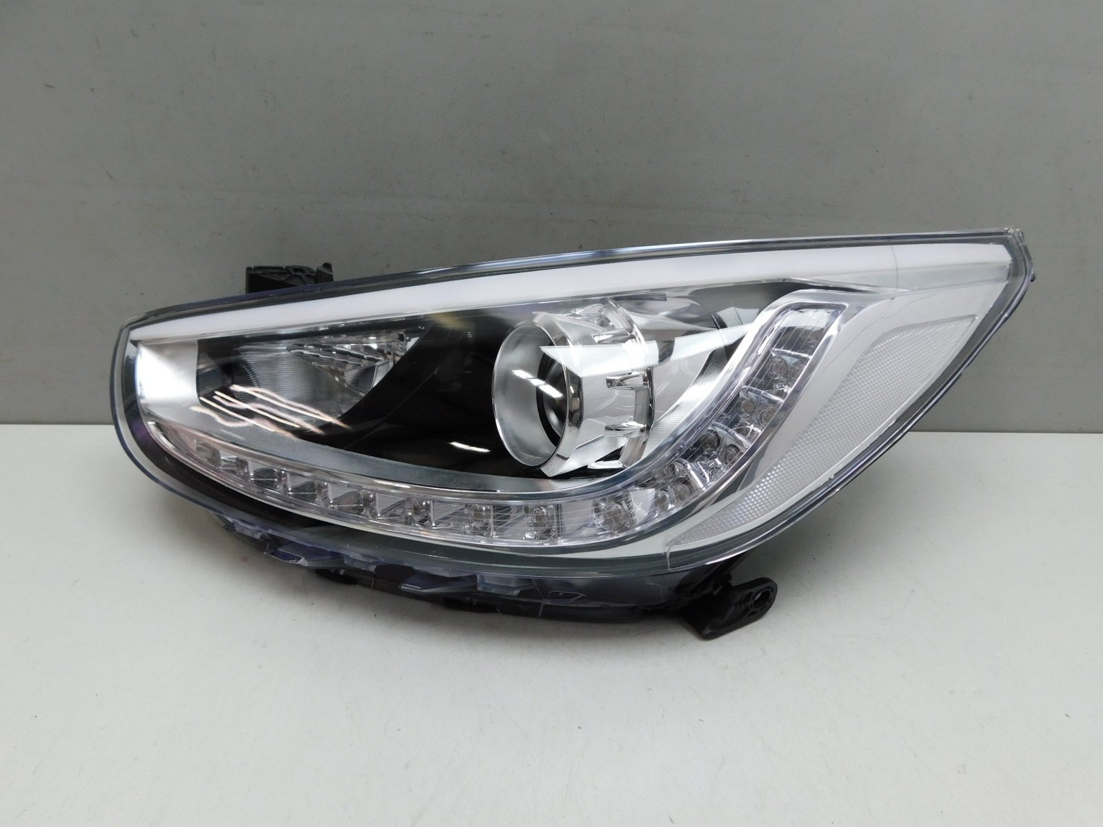 Фара левая Hyundai Solaris 2010-2017