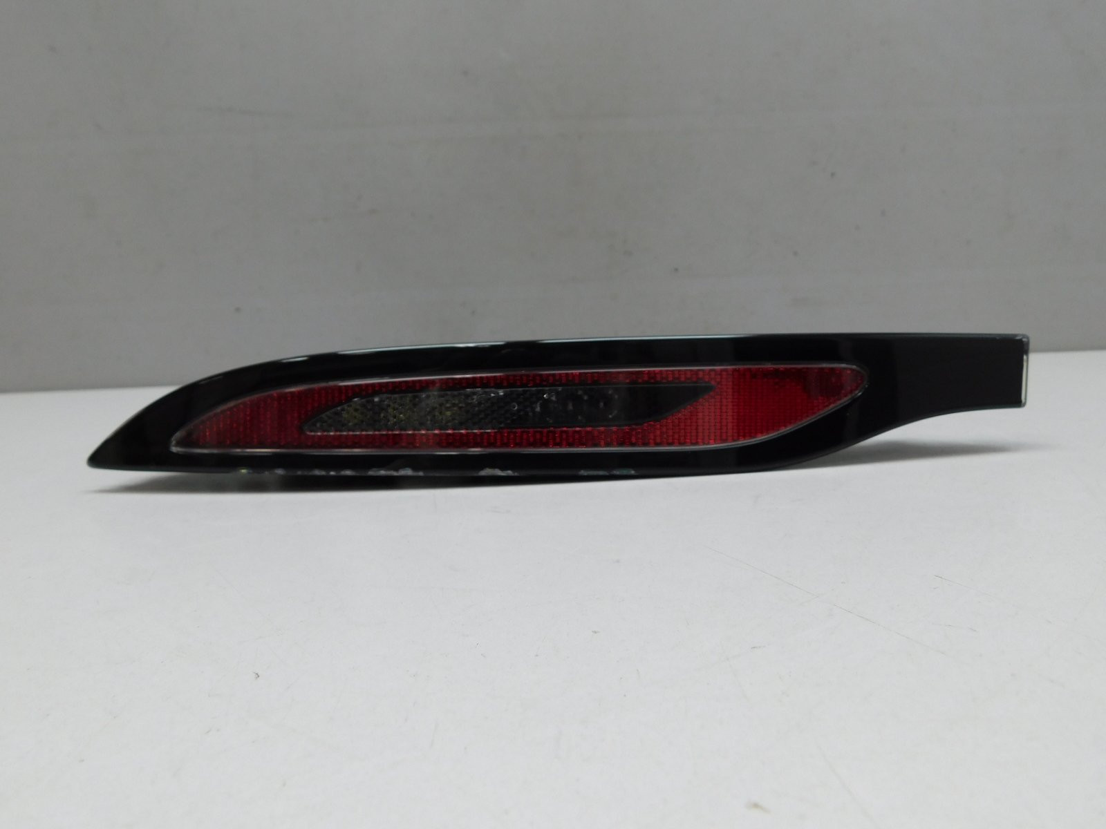 Фонарь задний в бампер левый Land Rover Range Rover Evoque 2019>