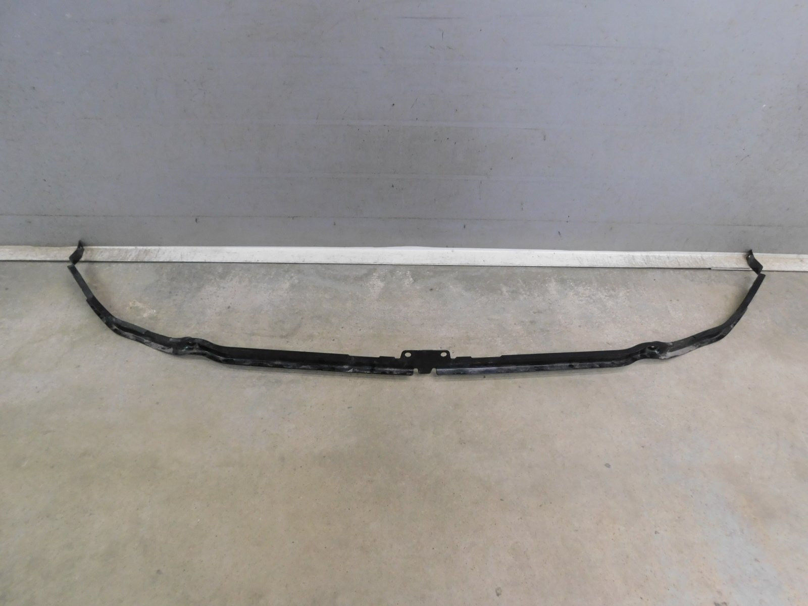 Кронштейн заднего бампера Volkswagen Touareg 2018>