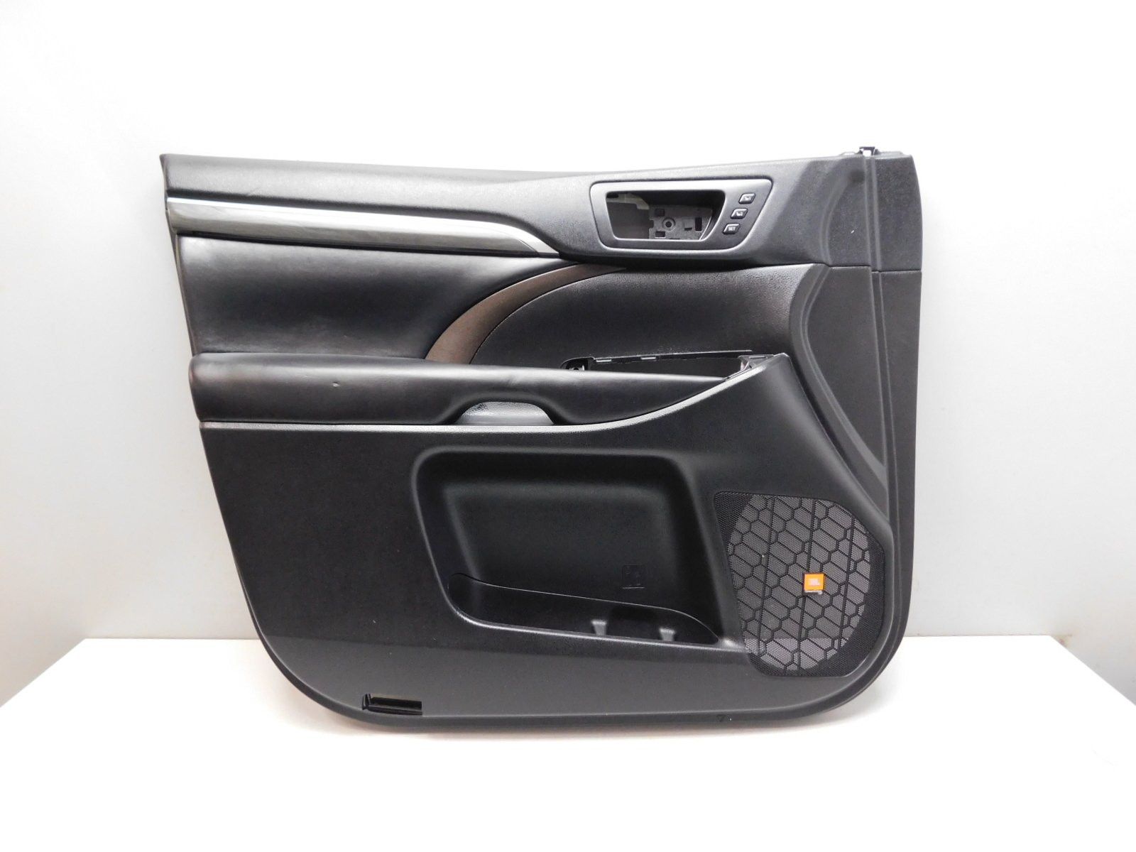 Обшивка двери передней левой Toyota Highlander III 2013>