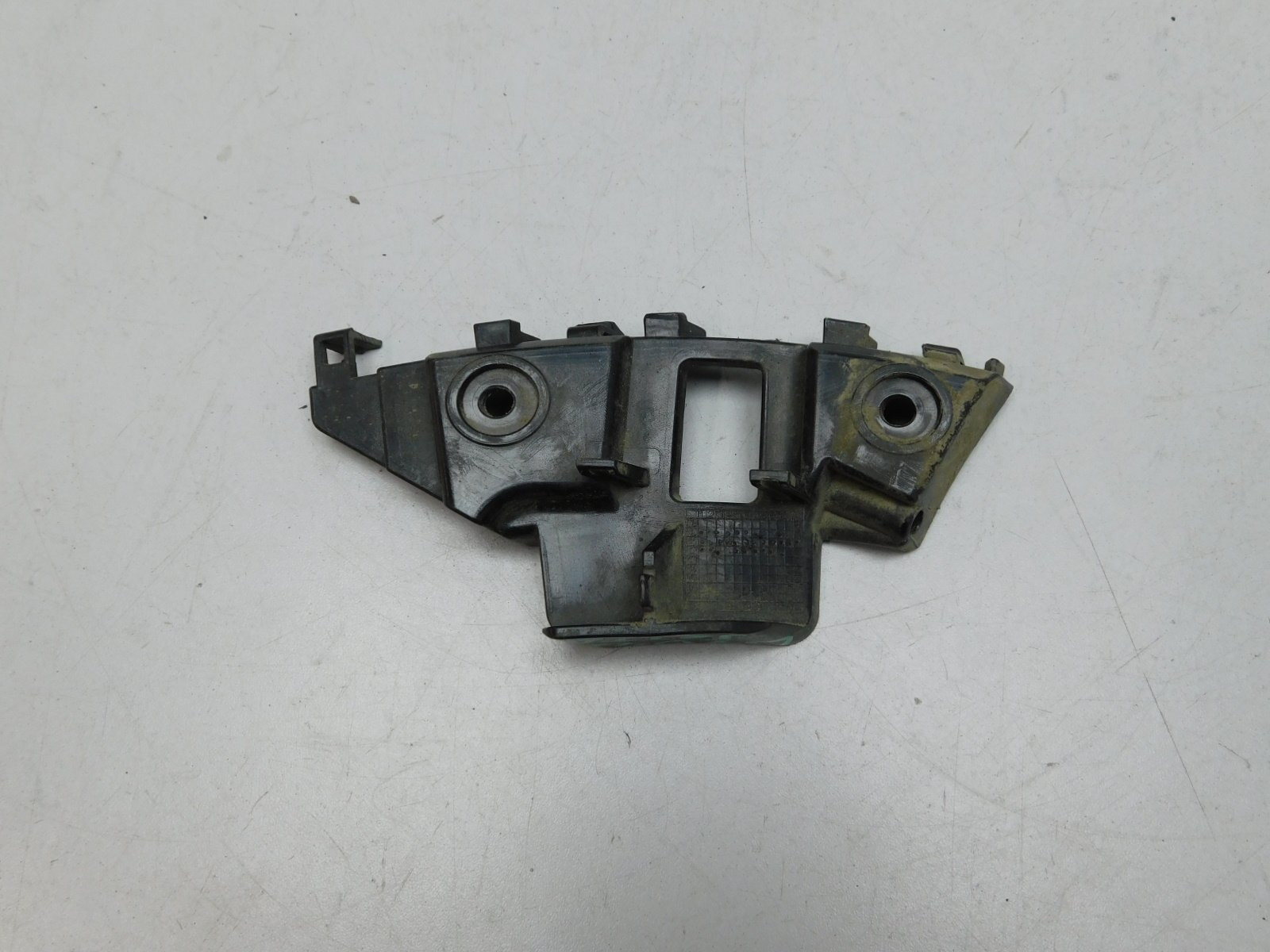 Направляющая переднего бампера Volkswagen Jetta 2011>