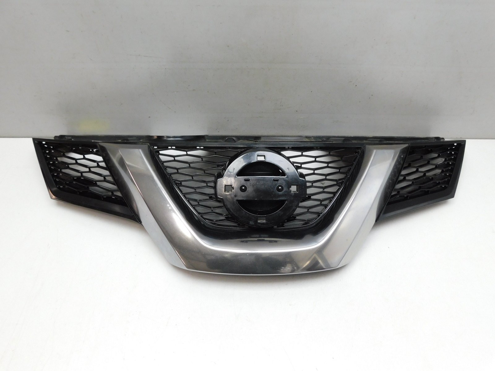 Решетка радиатора Nissan X-Trail (T32) 2014>