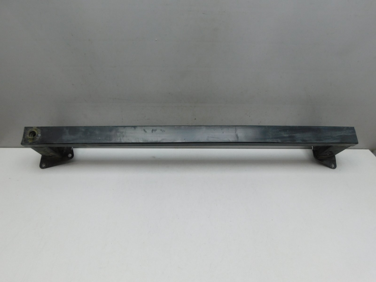 Усилитель заднего бампера Volkswagen Touran 2010-2016