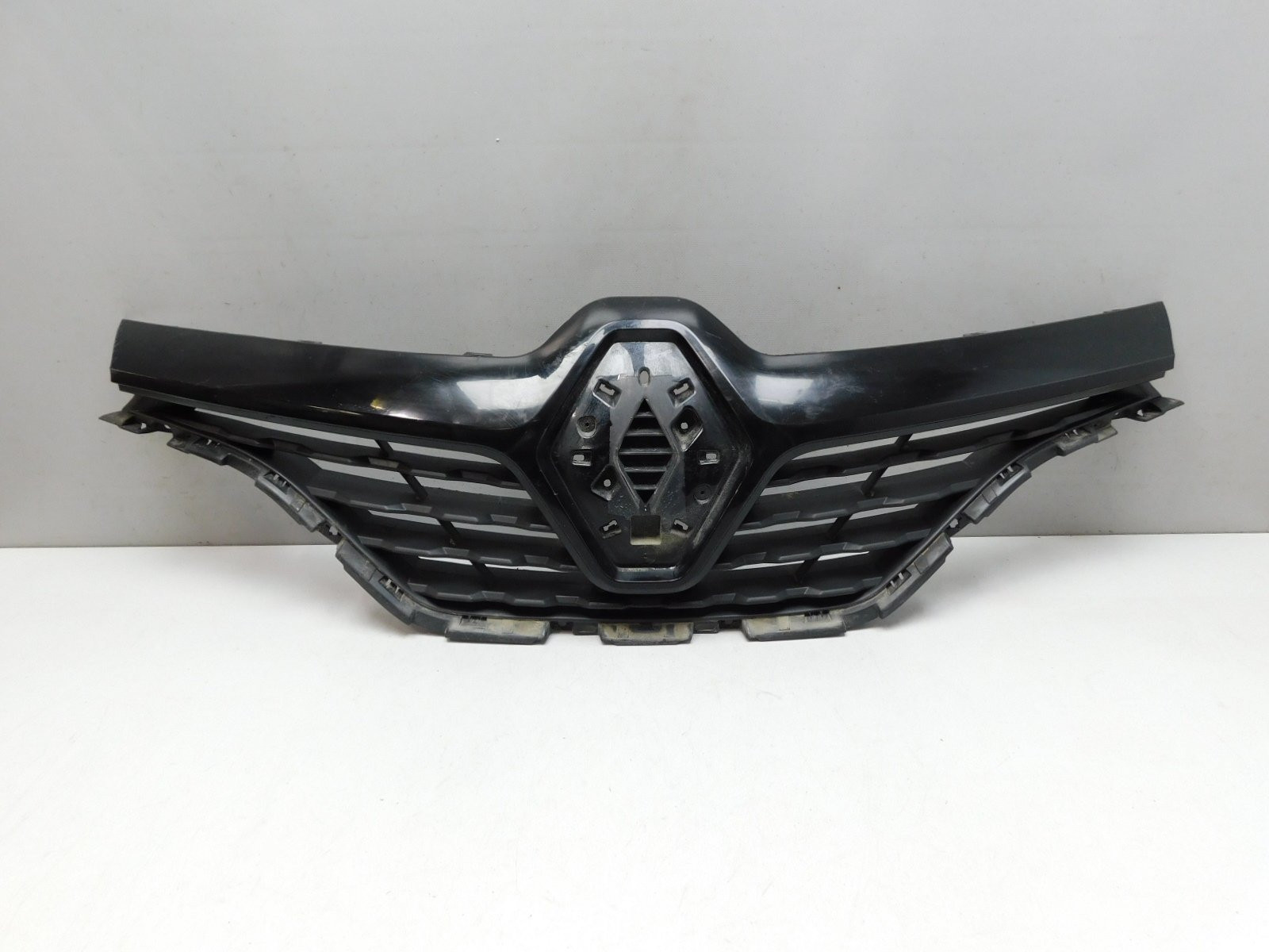 Решетка радиатора Renault Kaptur 2016>