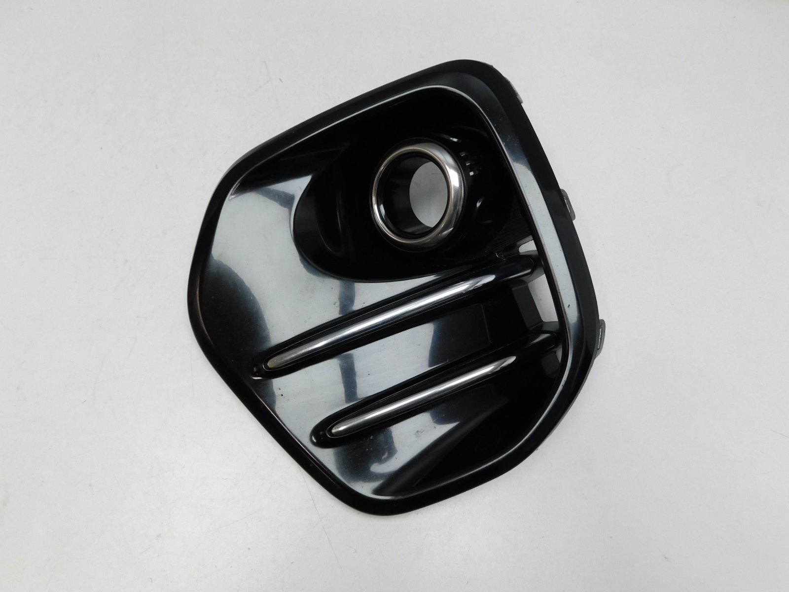 Решетка в бампер левая Kia Sportage 2015>