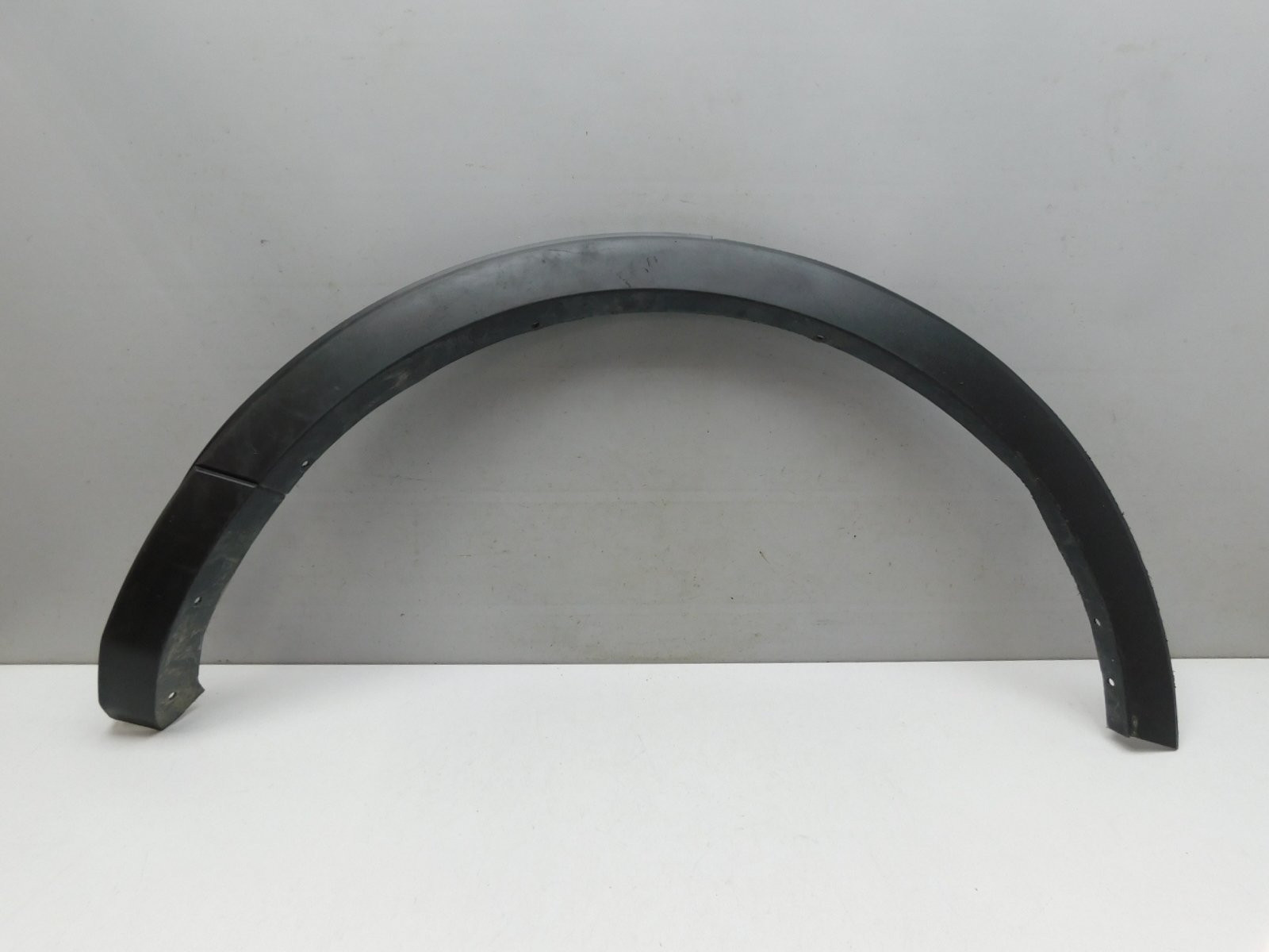 Накладка крыла заднего  правого Ford Explorer V 2010>