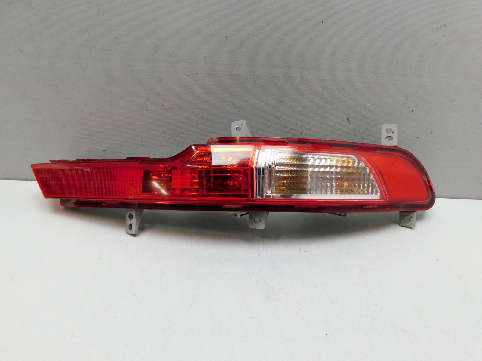 Фонарь задний в бампер правый Kia Sportage 2010-2015