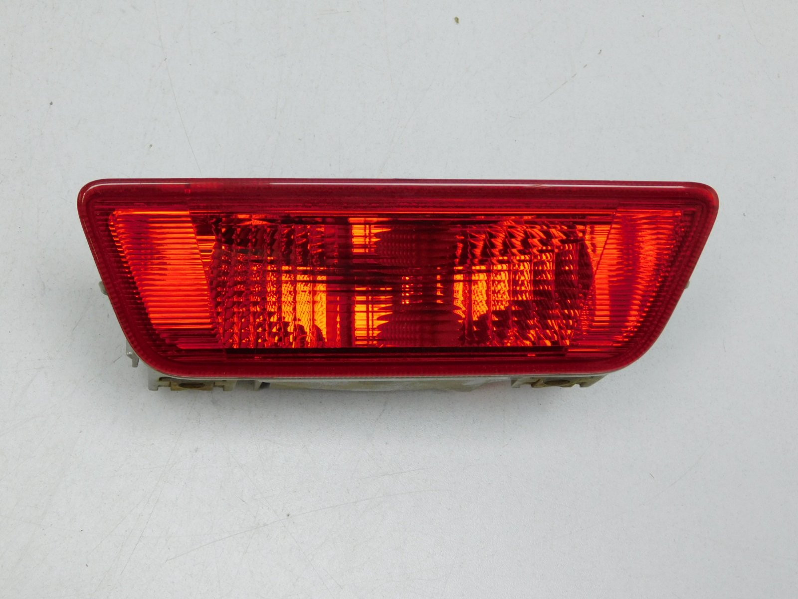 Фонарь задний в бампер Nissan X-Trail (T31) 2007-2014