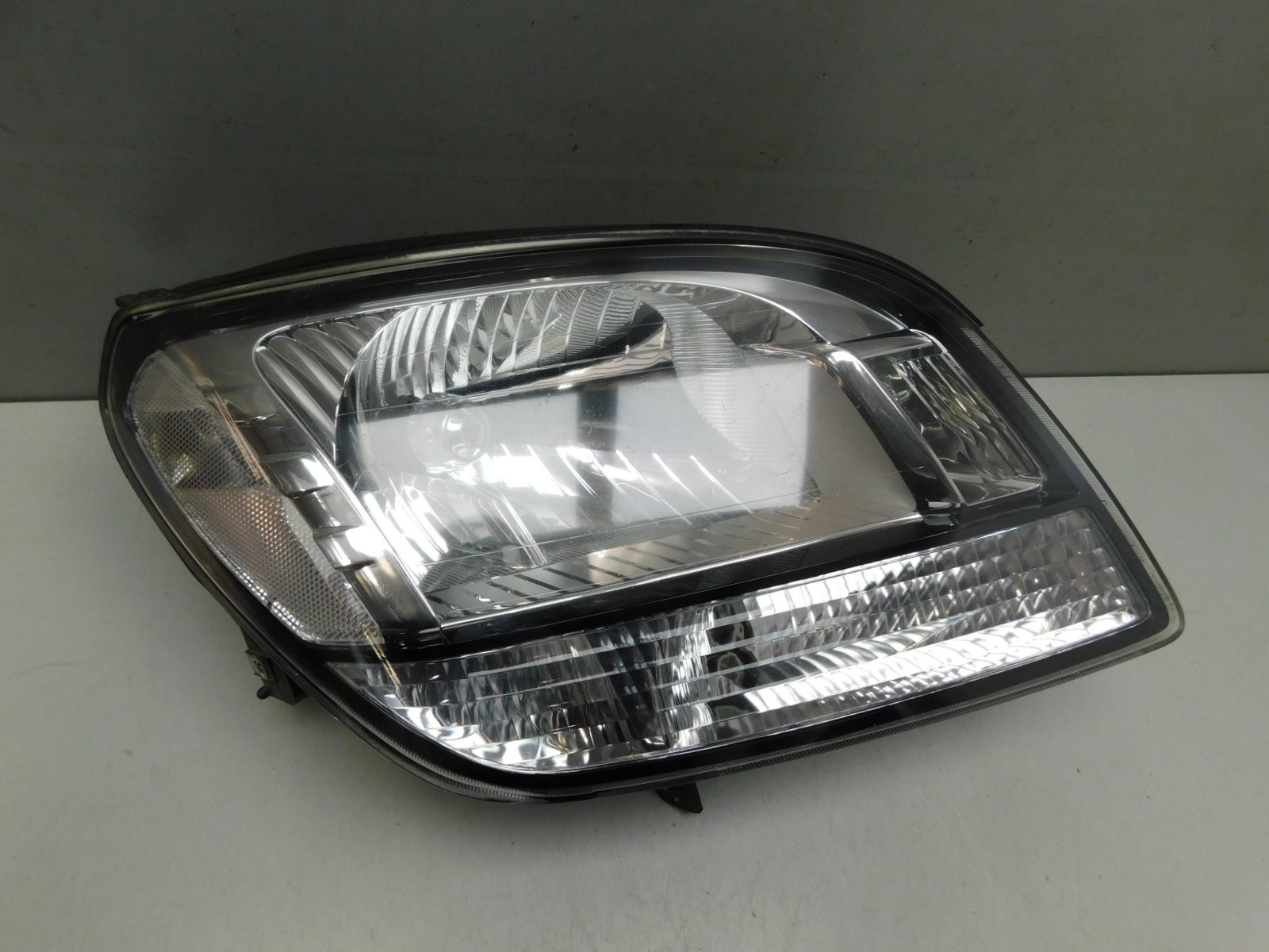 Фара правая Chevrolet Orlando 2011>