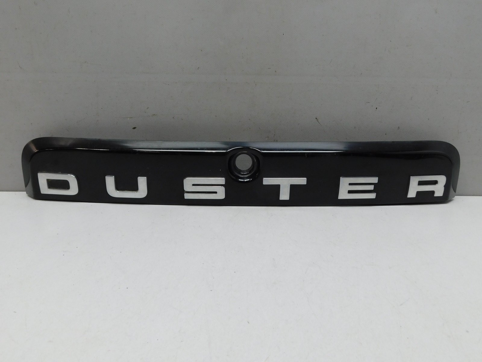 Накладка двери багажника Renault Duster 2011>