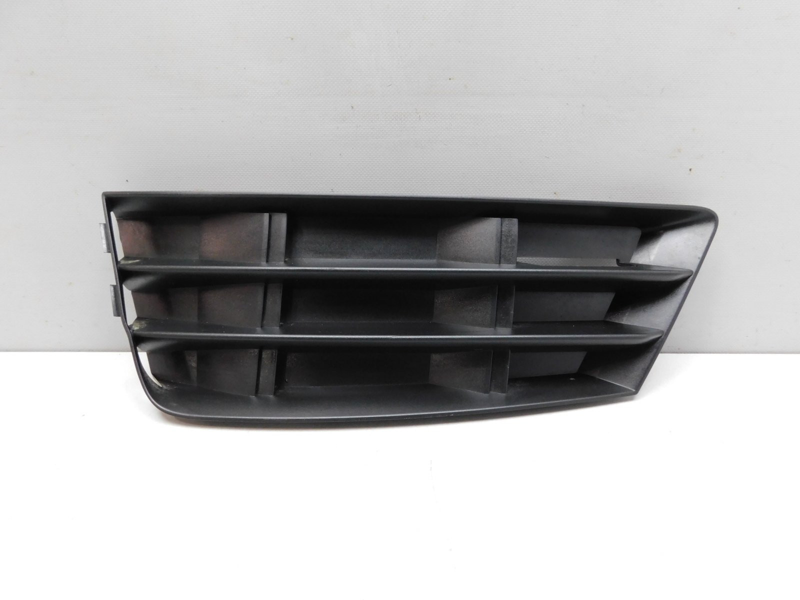 Решетка в бампер левая Audi A4 [B9] 2015>