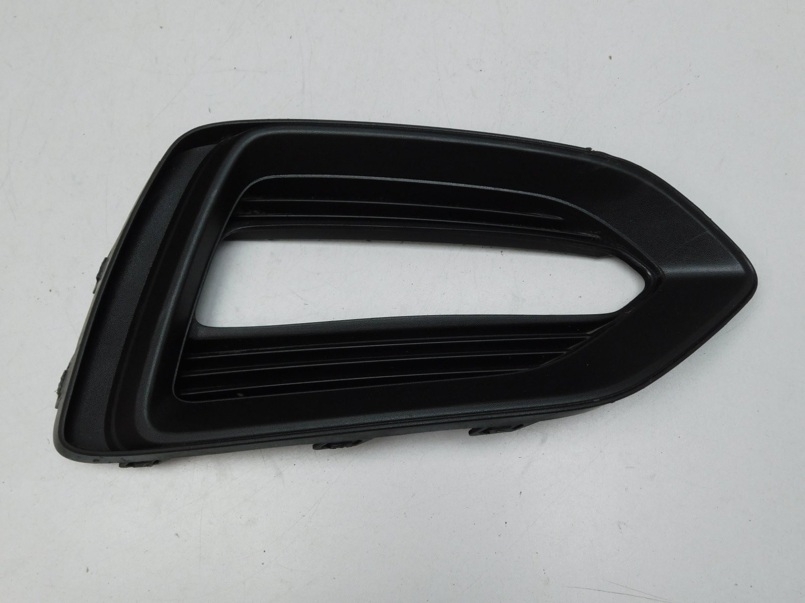 Решетка в бампер правая Hyundai Solaris 2017>