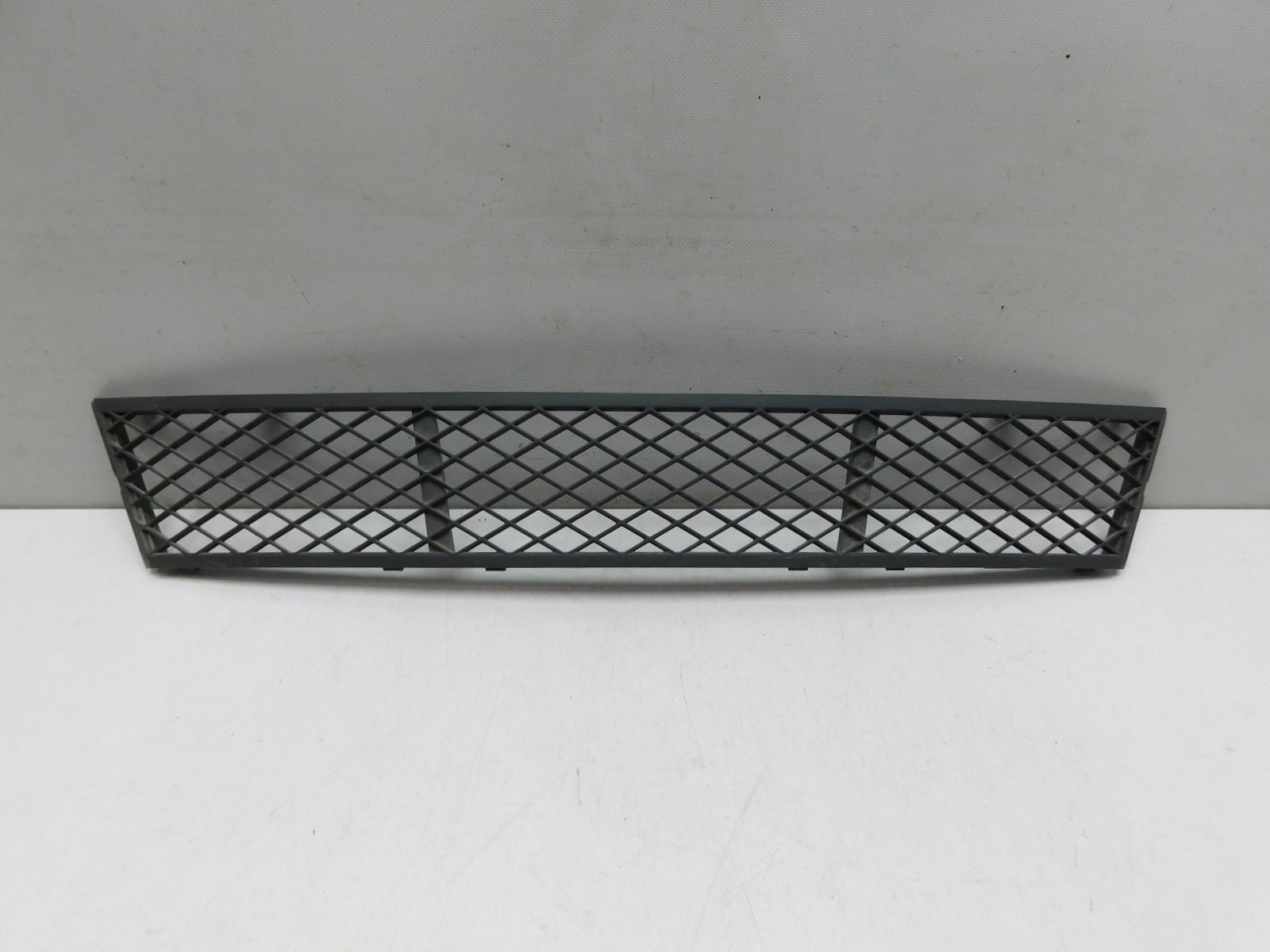 Решетка в бампер центральная BMW 5-серия F10/F11 2009>