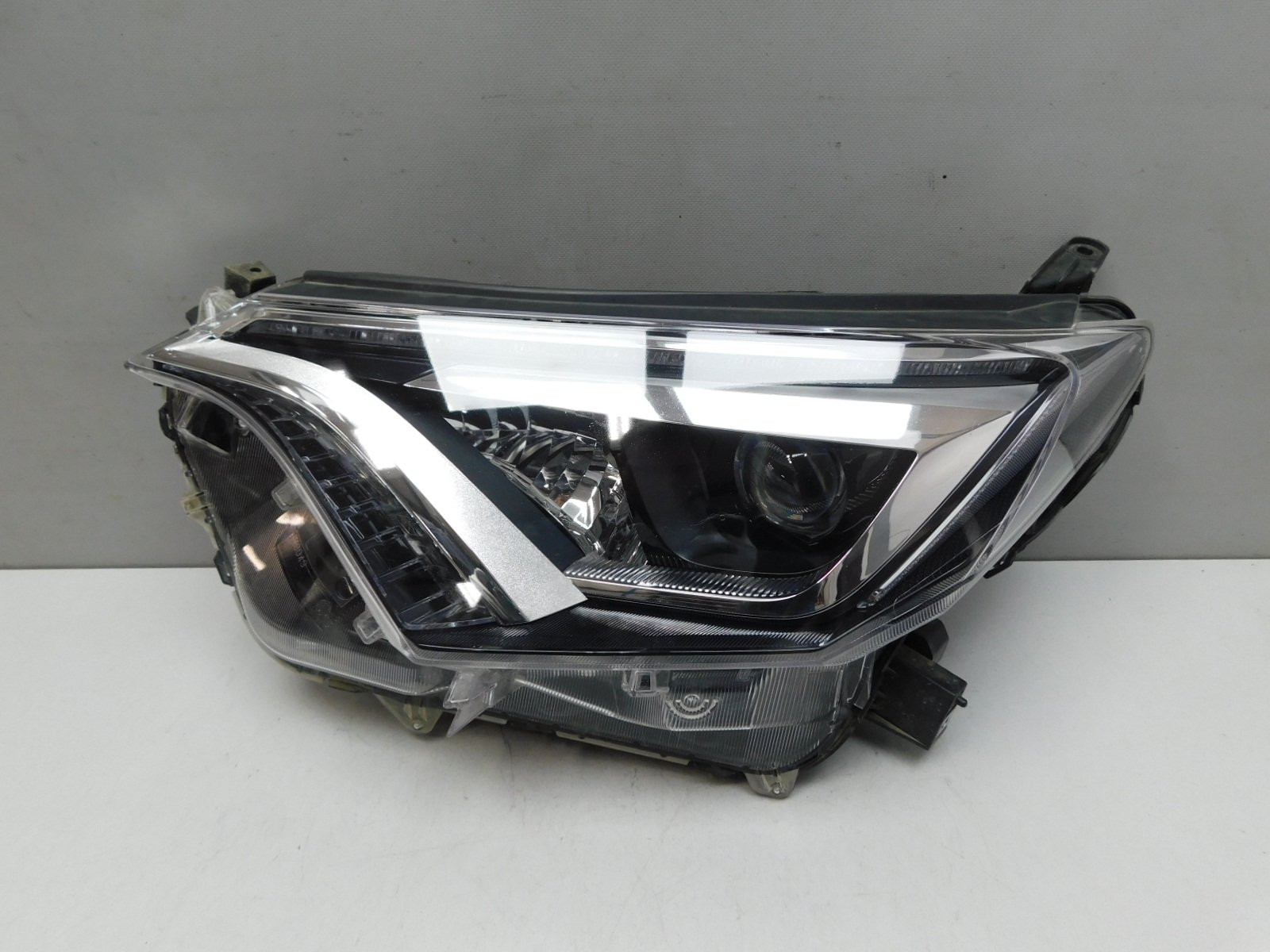 Фара левая Toyota RAV 4 2013-2019