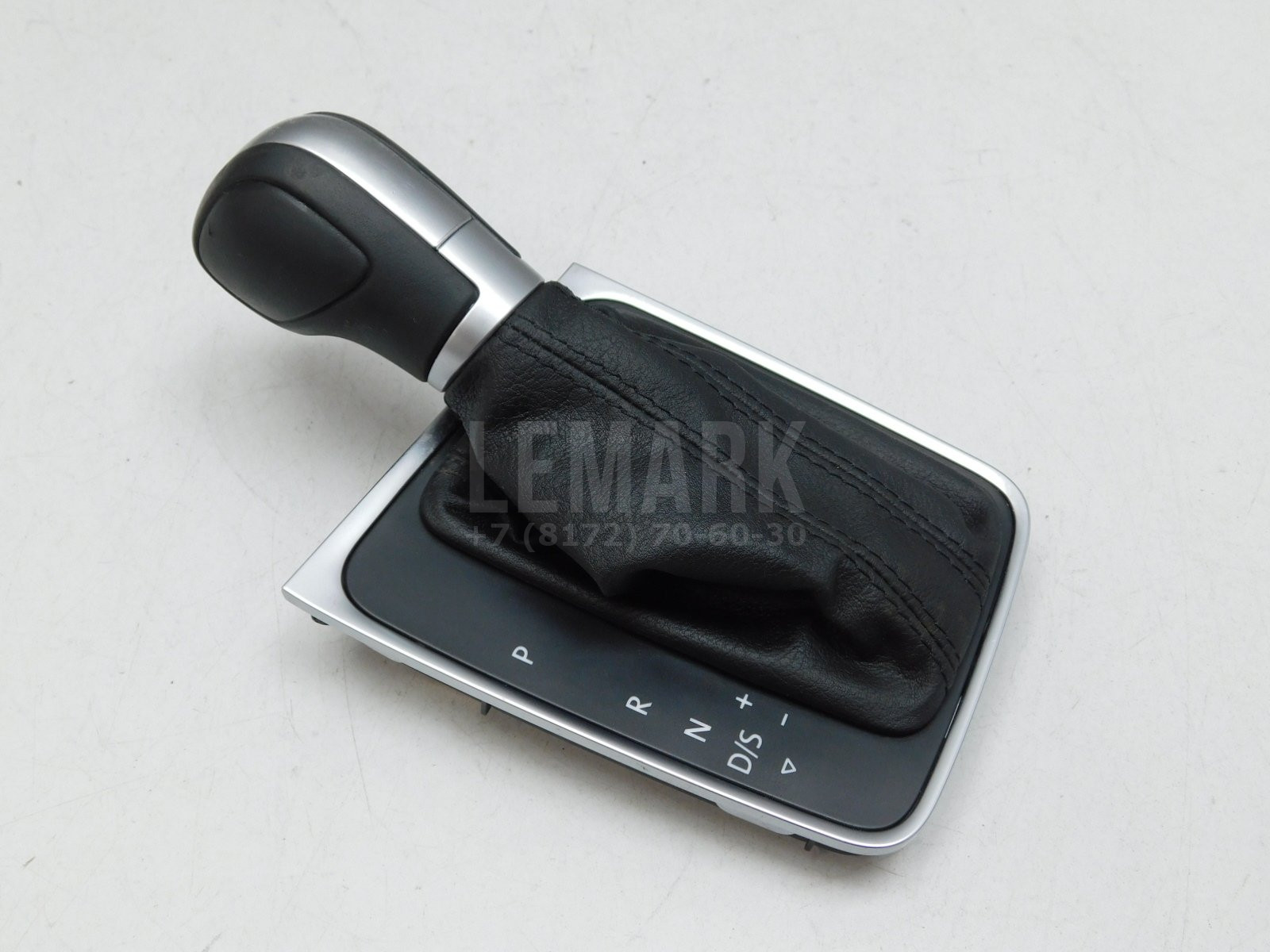 Чехол кулисы Volkswagen Golf VII 2012> 5G1713203JUMF
