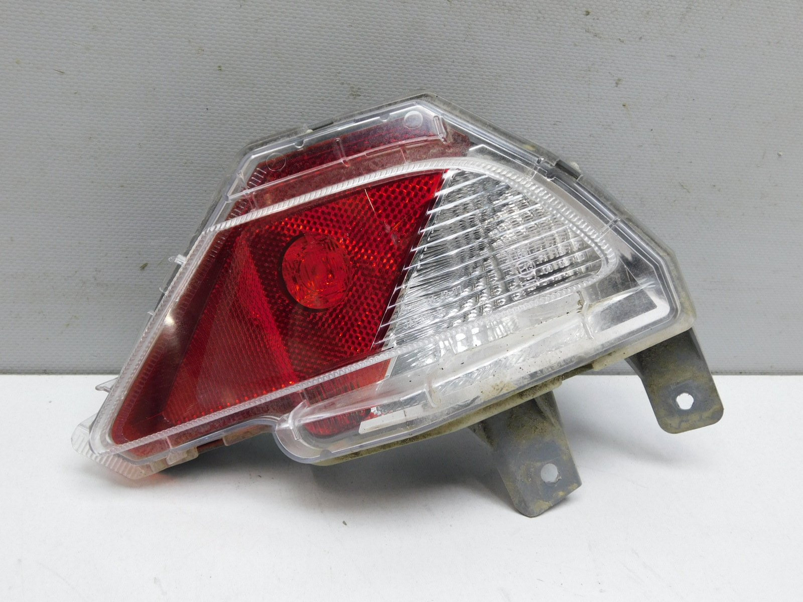 Фонарь задний в бампер правый Toyota RAV 4 2013-2019