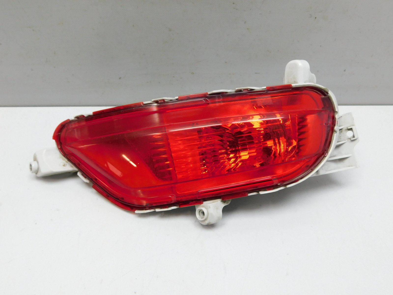 Фонарь задний в бампер правый Mazda CX 5 2017>