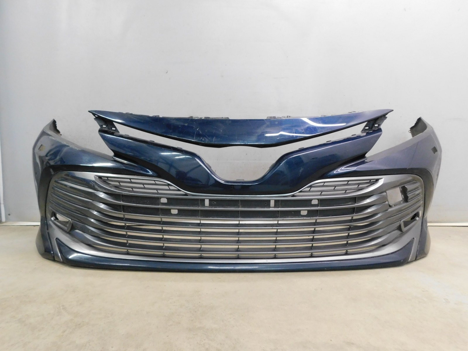 Бампер передний Toyota Camry V70 2017>