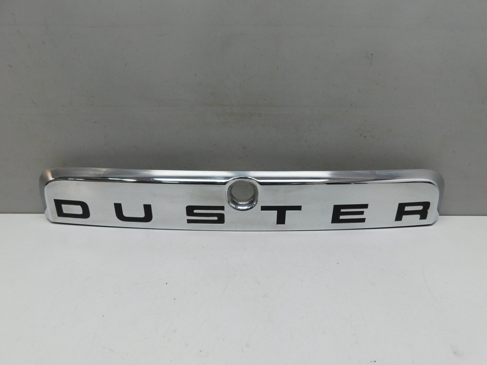 Накладка двери багажника Renault Duster 2011>