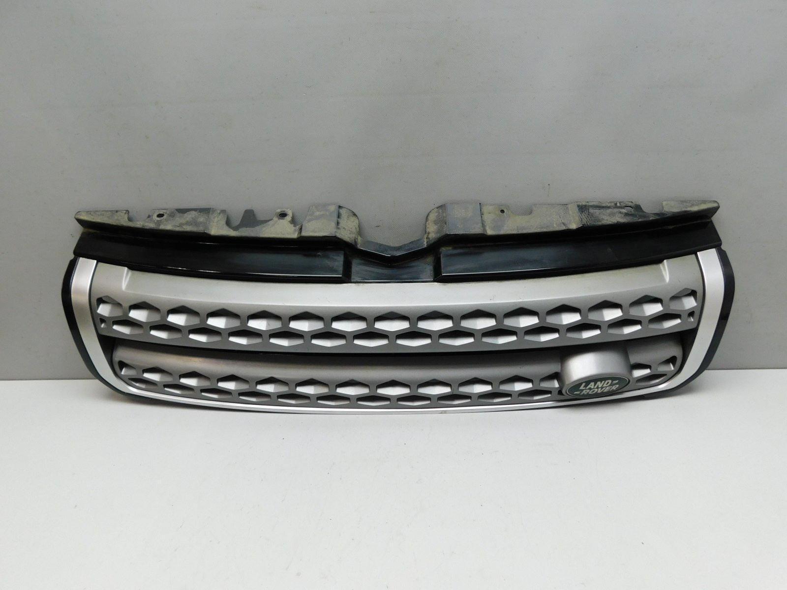 Решетка радиатора Land Rover Range Rover Evoque 2011-2019
