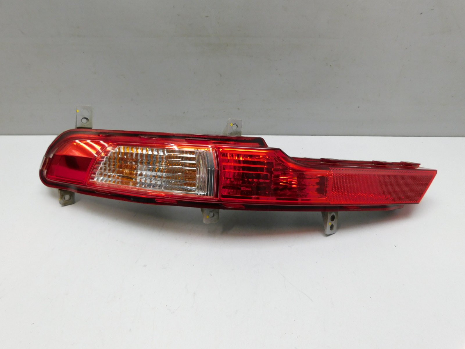 Фонарь задний в бампер левый Kia Sportage 2010-2015