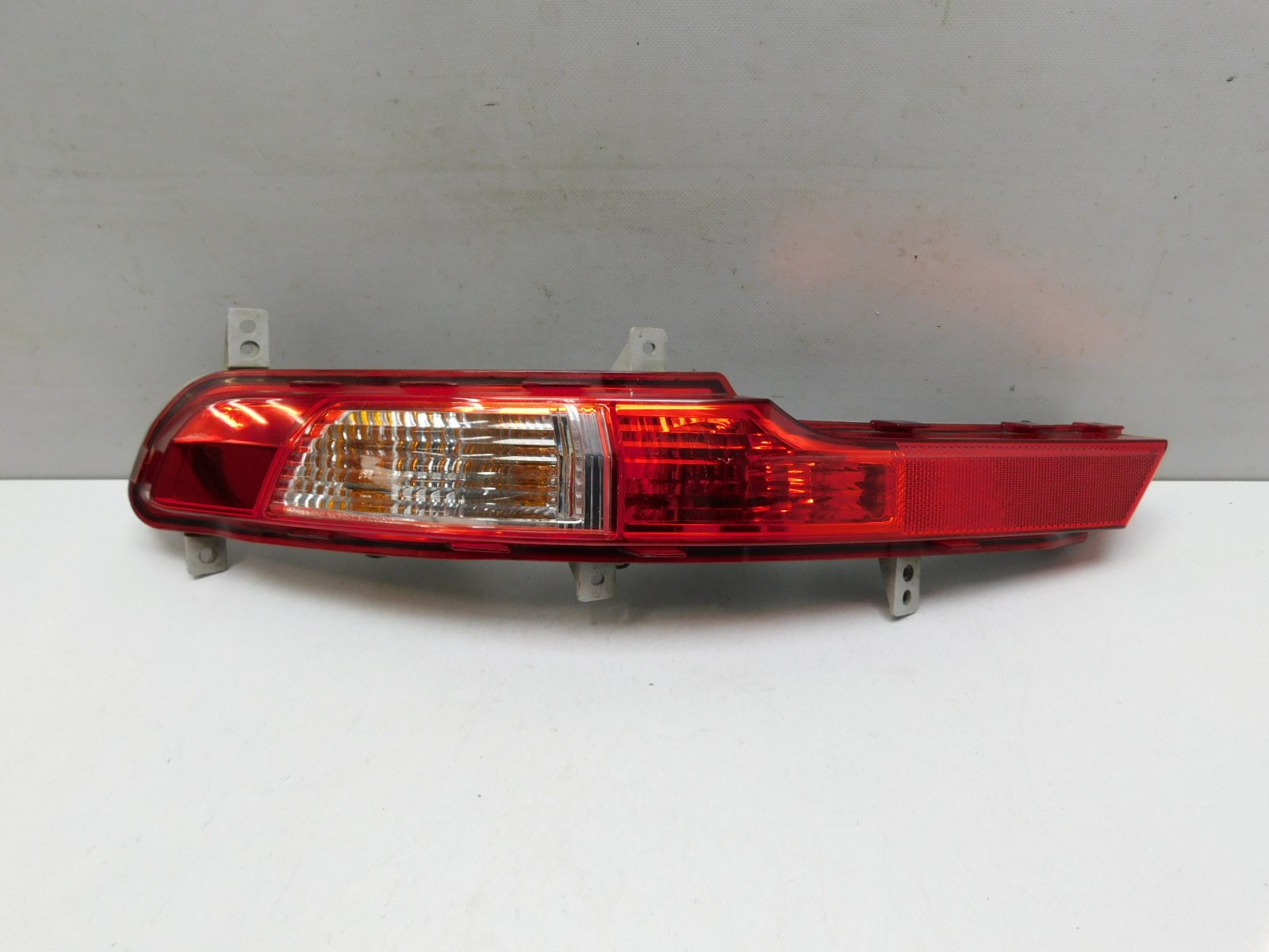 Фонарь задний в бампер левый Kia Sportage 2010-2015