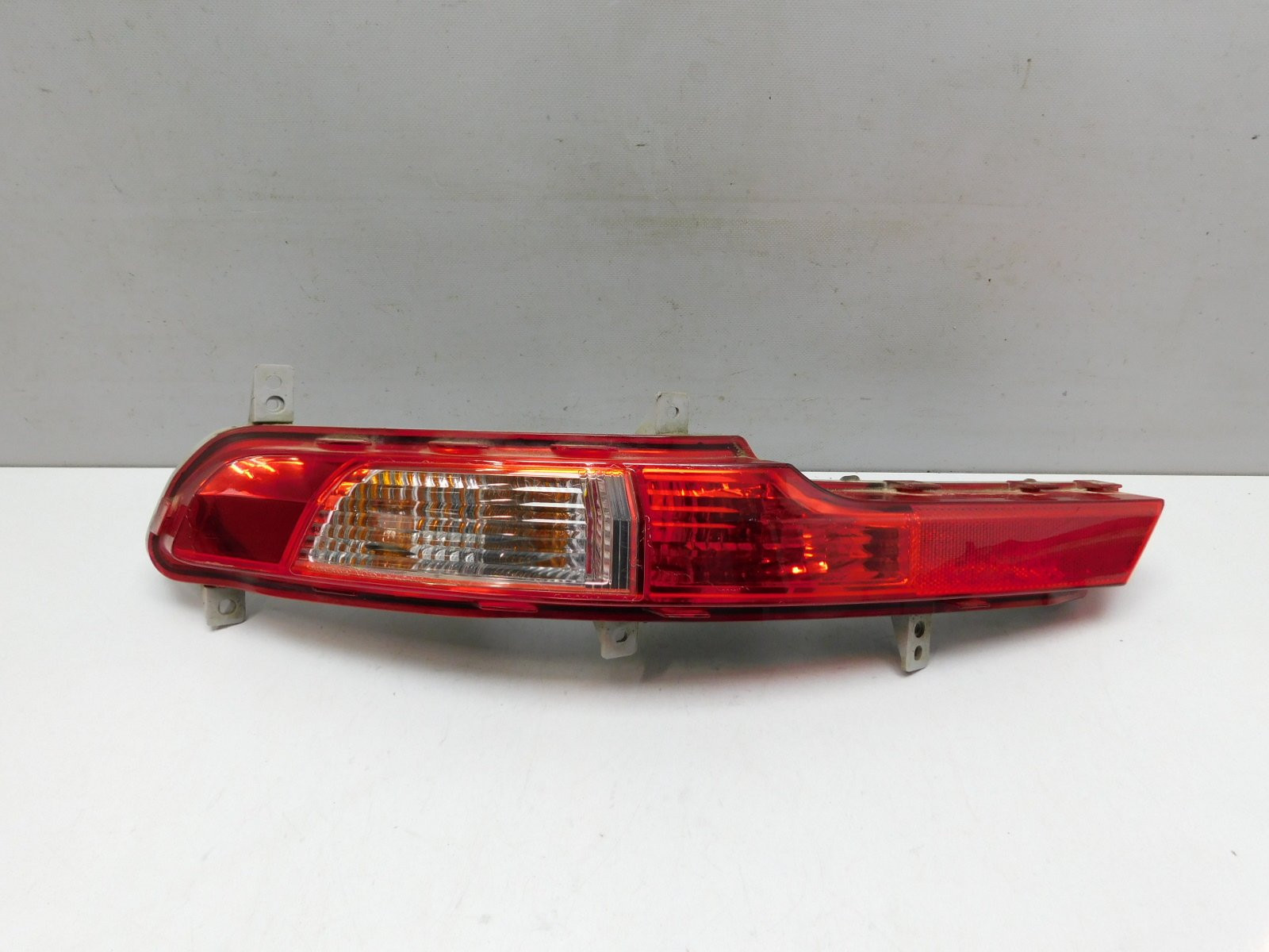 Фонарь задний в бампер левый Kia Sportage 2010-2015