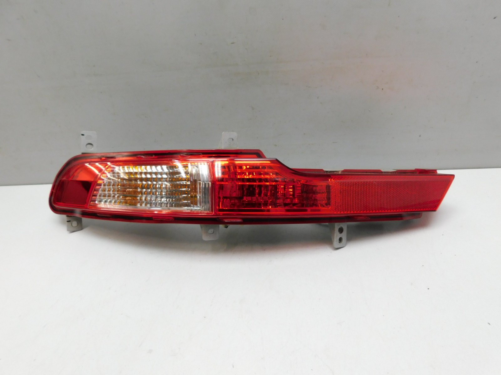 Фонарь задний в бампер левый Kia Sportage 2010-2015