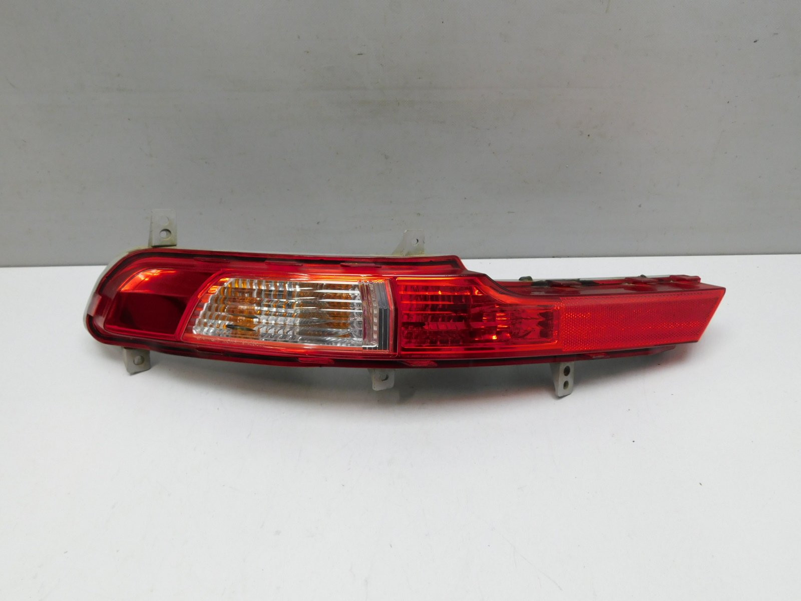 Фонарь задний в бампер левый Kia Sportage 2010-2015