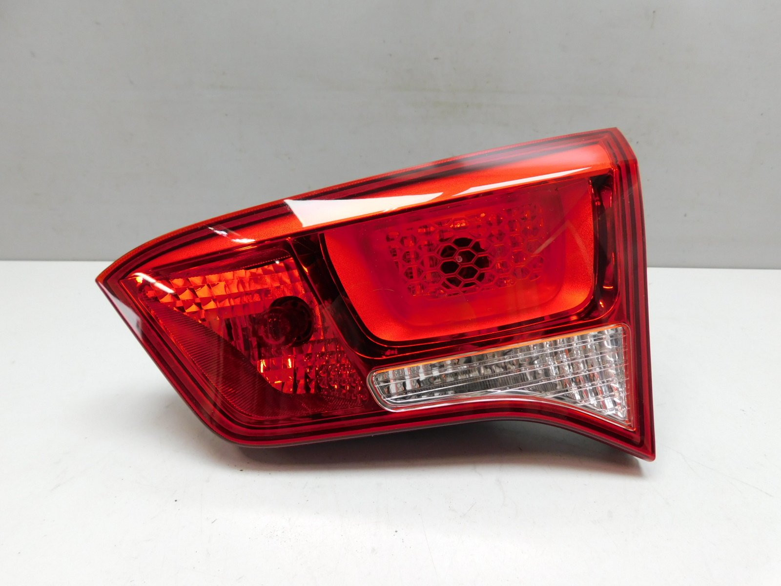 Фонарь задний внутренний правый Kia Rio 2011>