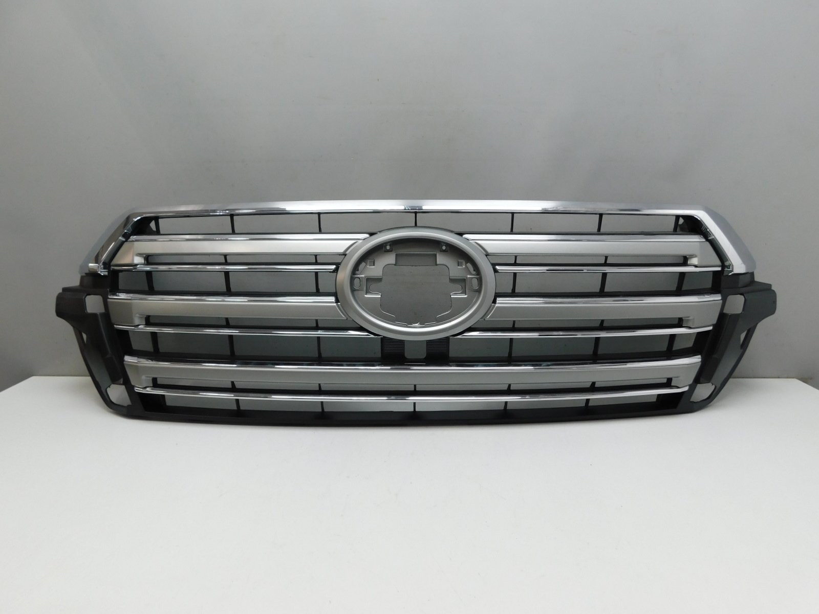 Решетка радиатора Toyota Land Cruiser (200) 2008>