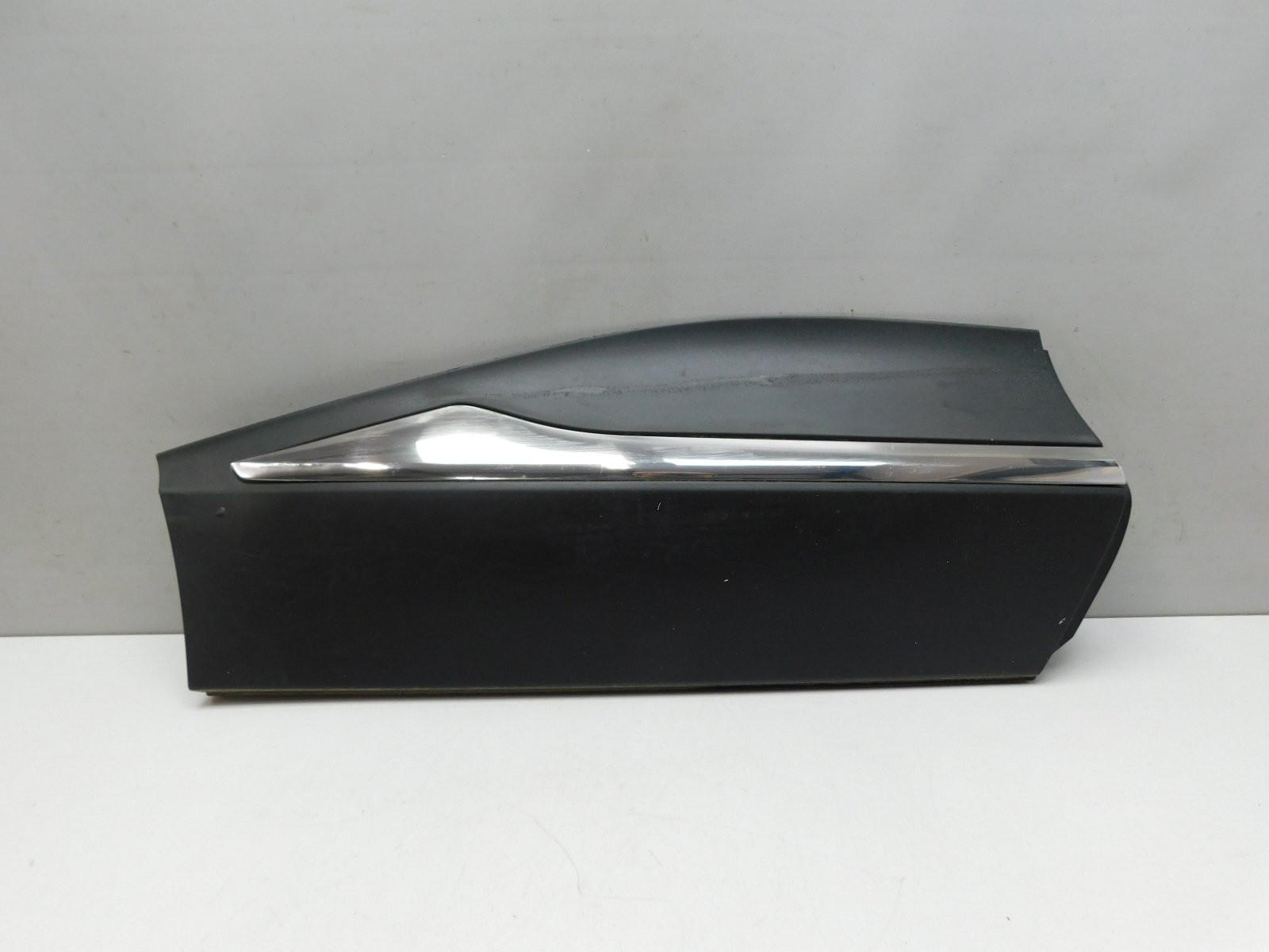 Накладка двери задней правой Renault Kaptur 2016>