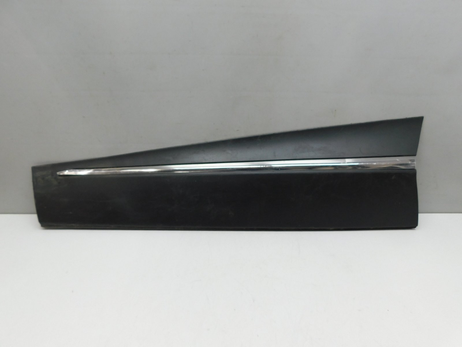 Накладка двери передней левой Renault Kaptur 2016>