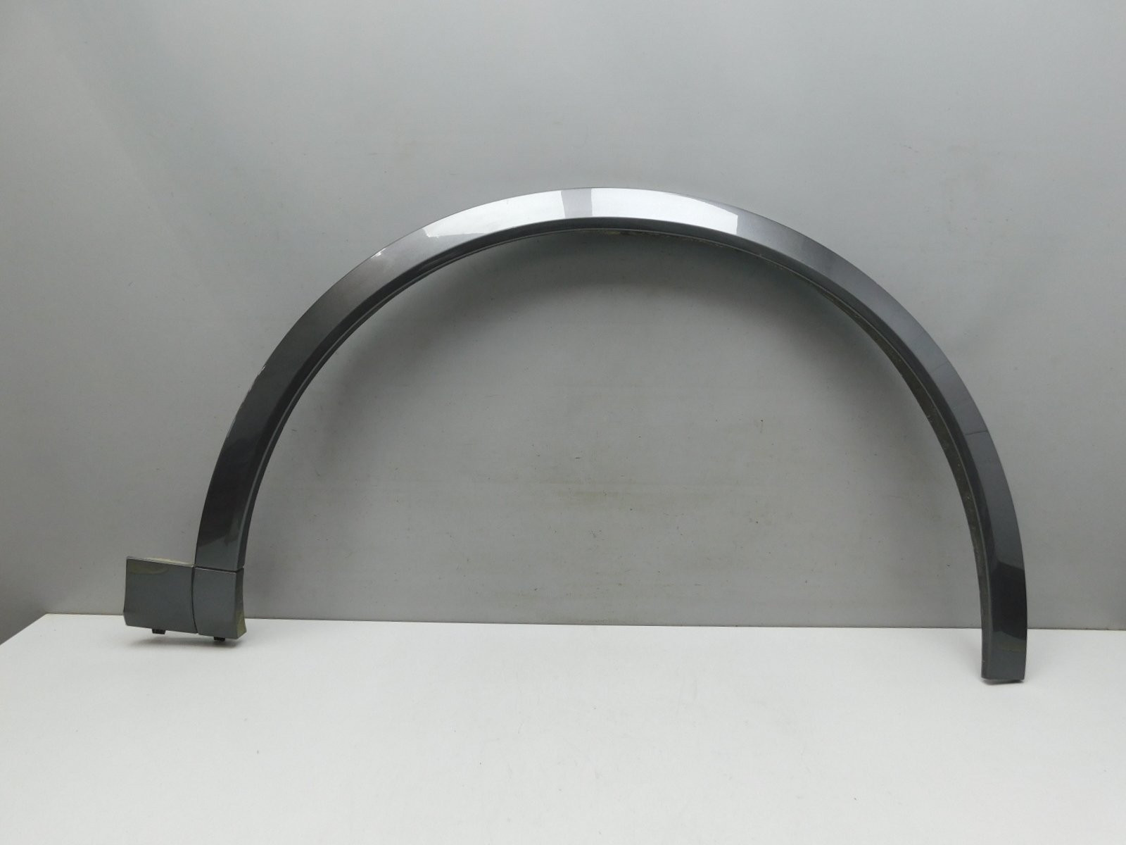 Накладка крыла переднего правого Porsche Cayenne 2017>