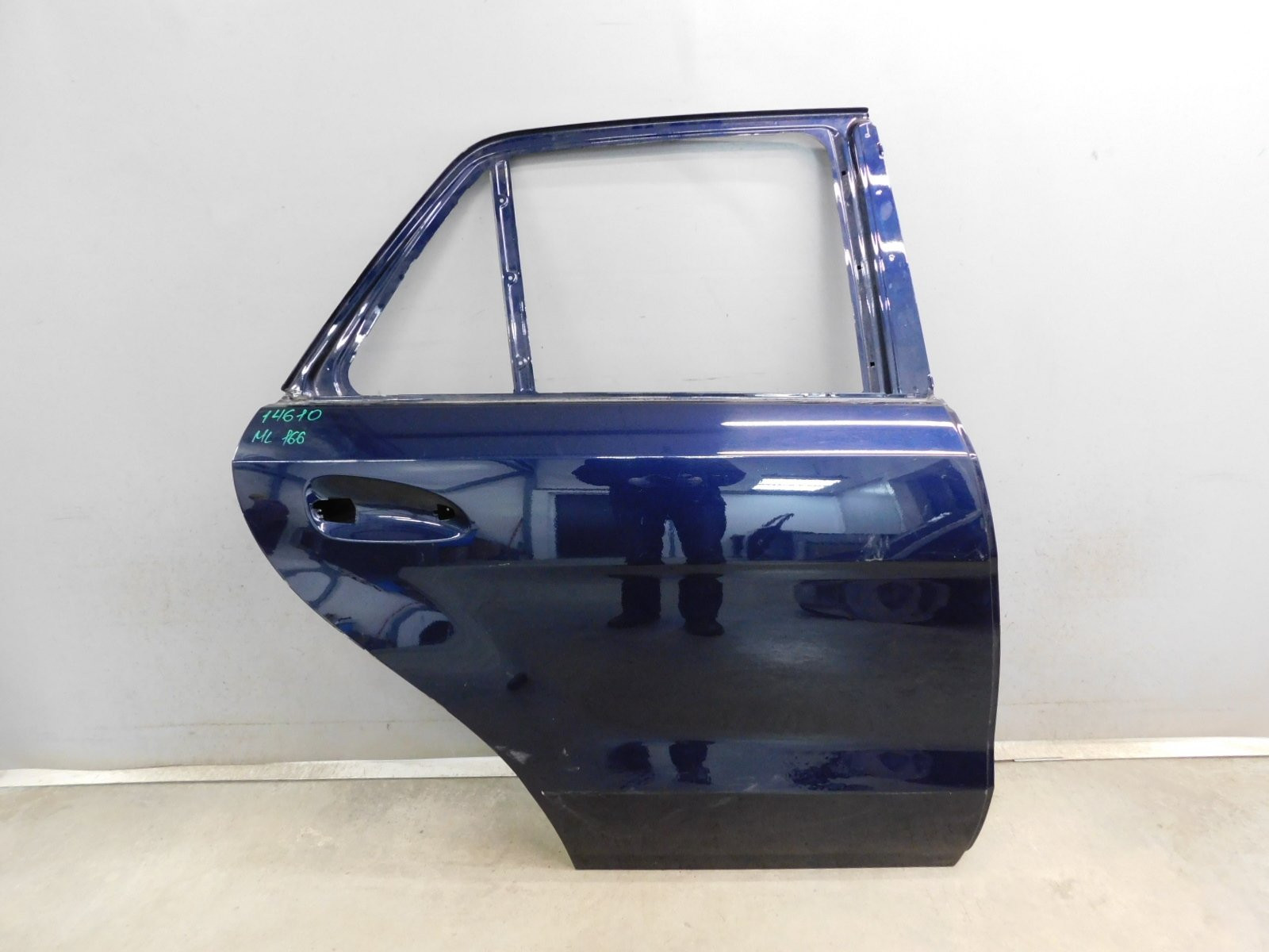 Дверь задняя правая Mercedes-Benz M-Klasse (ML/GLE) W166 2011>